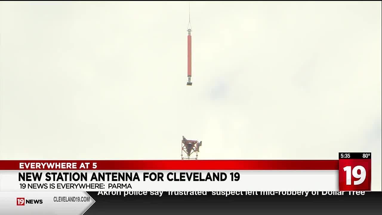 Helicopter installs WOIO-TV’s giant new antenna in Parma