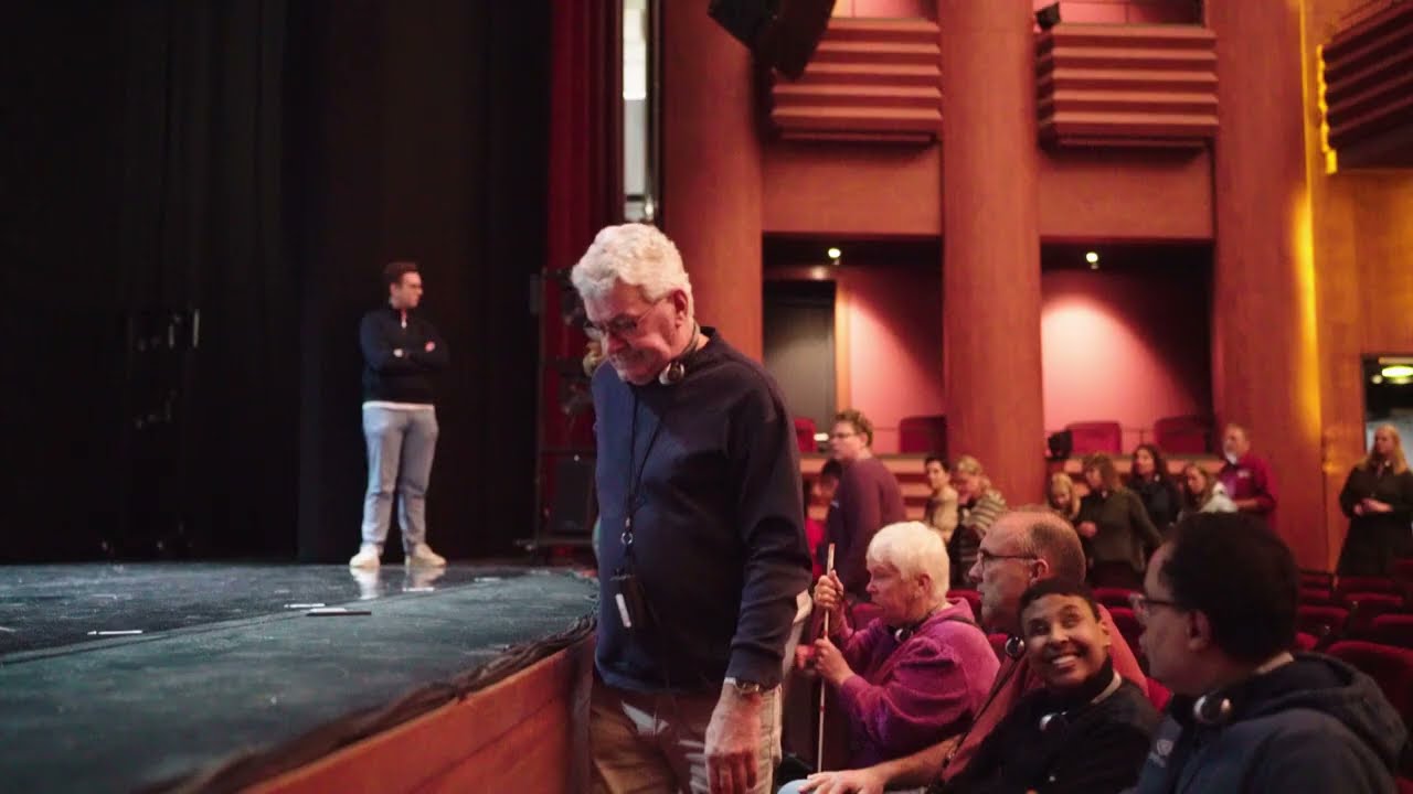 Zwolse theaters | Toegankelijk theaterbezoek voor iedereen met audiodescriptie