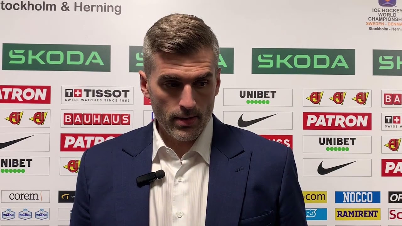 Yorick Treille, coach de l'équipe de France. Zone mixte après la défaite face à l'Autriche