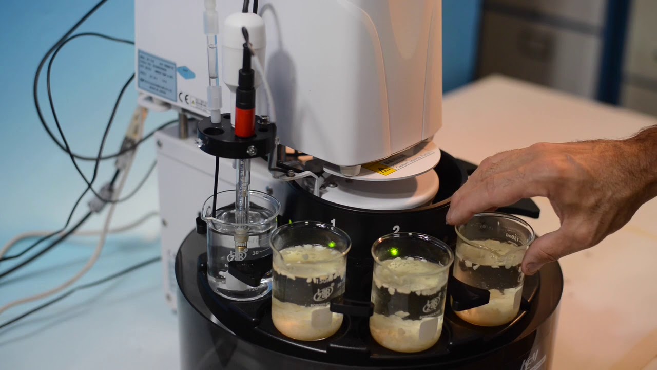 Placing samples on a titrator sample changer