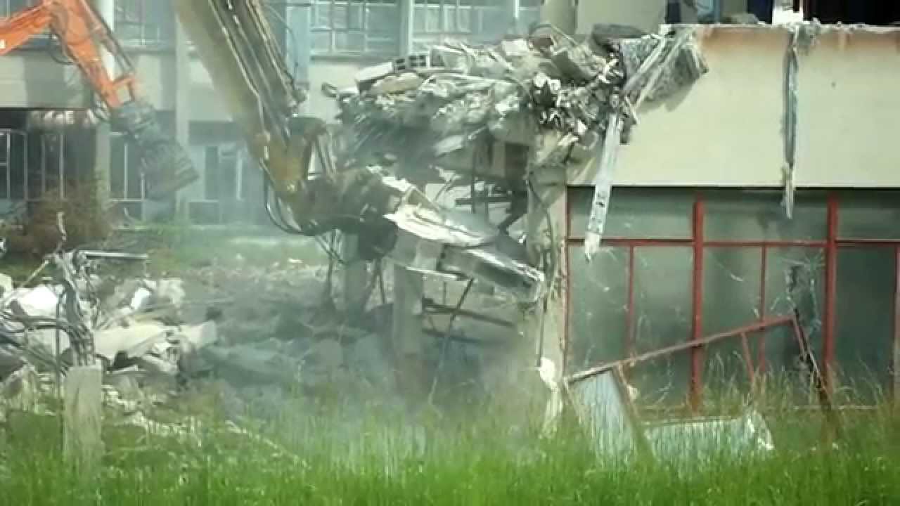 Démolition de l'usine Japy des Fonteneilles à BEAUCOURT