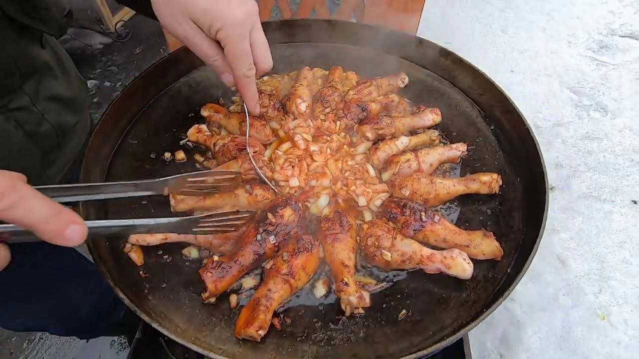 КУРИЦА ПОД СЫРОМ НА САДЖЕ.Chicken legs with cheese on saj
