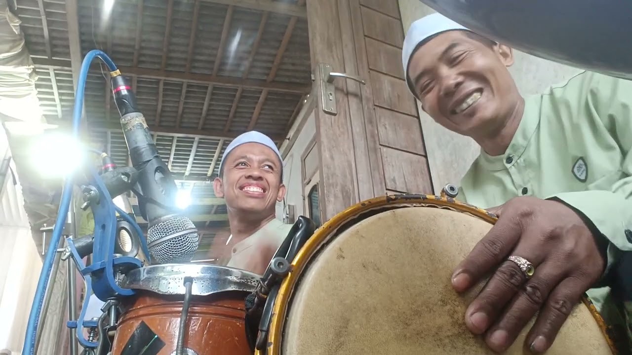 KEKOMPAKAN PEMAIN BELAKANG MIRIP GANDRUNG NABI