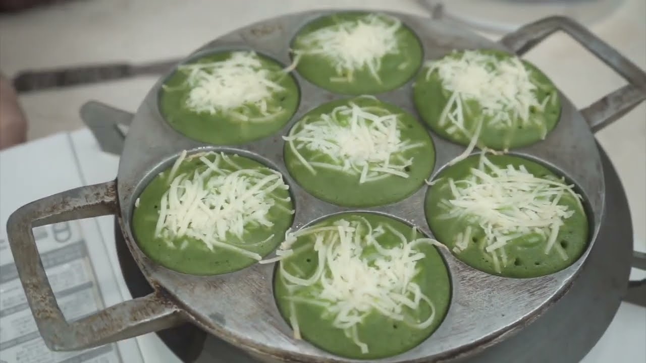 KUE LUMPUR PANDAN KEJU