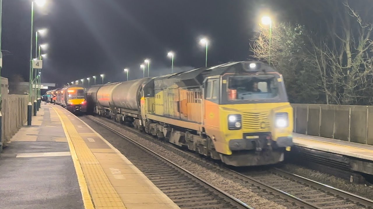 Late Night At Tamworth Station Busy with Freight Trains 25/1/24
