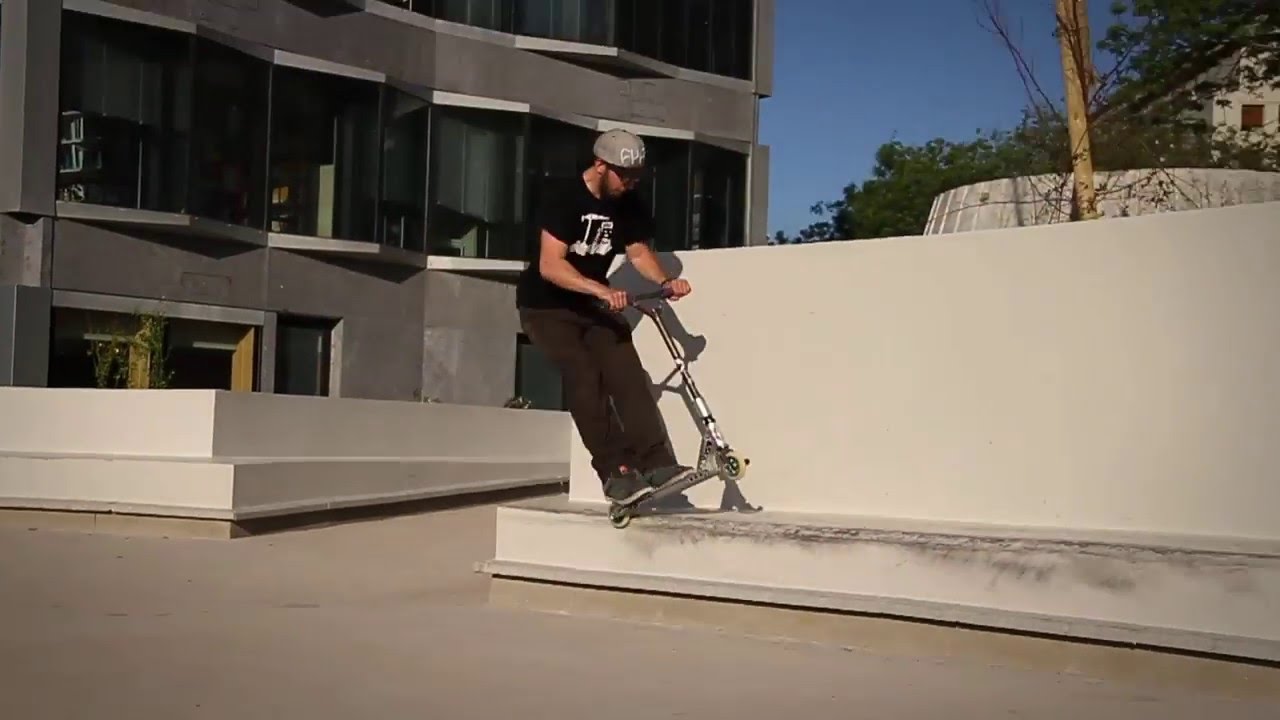 ROOTS BOY PRODUCTION - Travis House for wise scootering