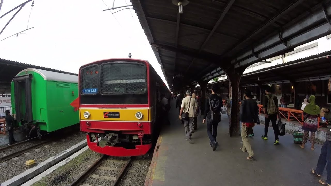 Jakarta KRL Commuter Line and Train Station