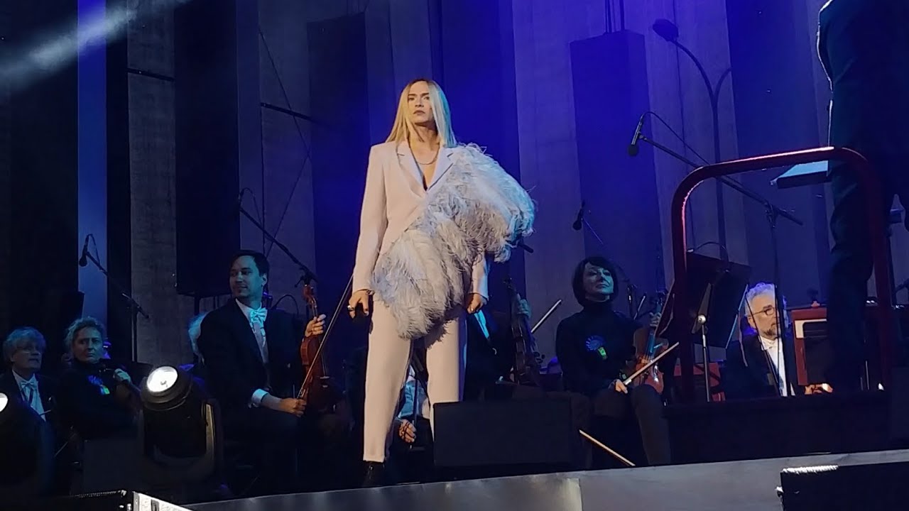 Natalia Nykiel - Total Błękit - Warszawa 2019.05.01 - Festiwal Europejski [4K]