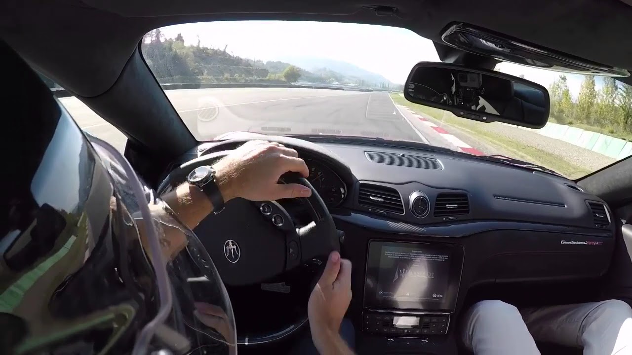 Maserati Granturismo MC 2018 Powersliding on Circuit