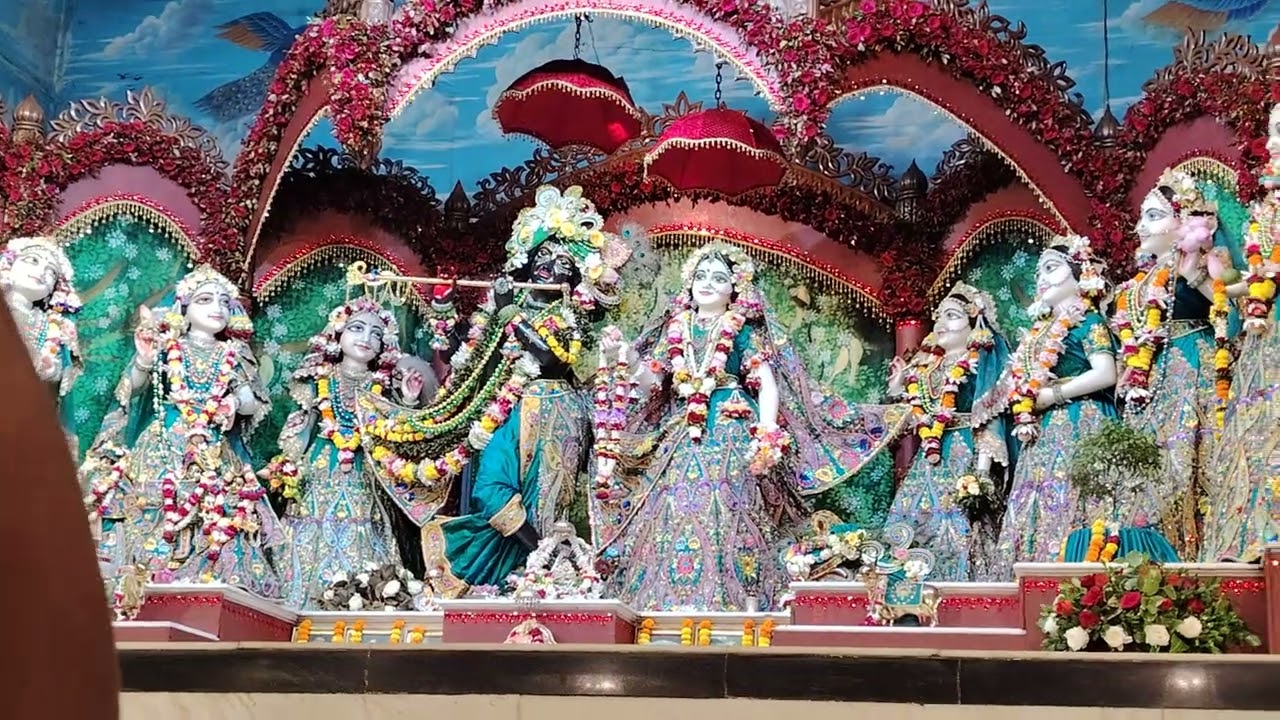 Darshan with #Gurumaharaj of #Prahlad #NriSimha Dev #Panchatattva #Radha #Krishna @ISKCON #Mayapur