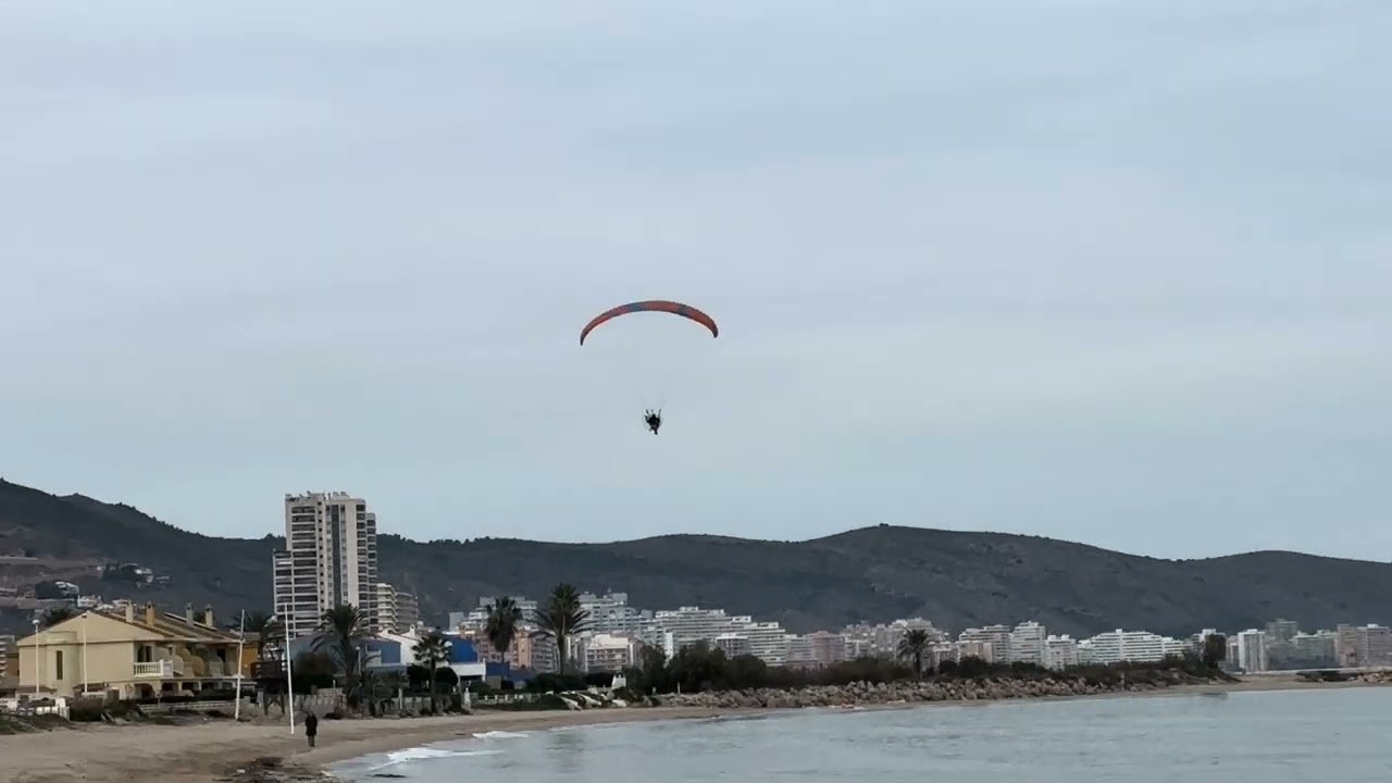 Playa Marenyet , Spain -The Amazing flying Machine