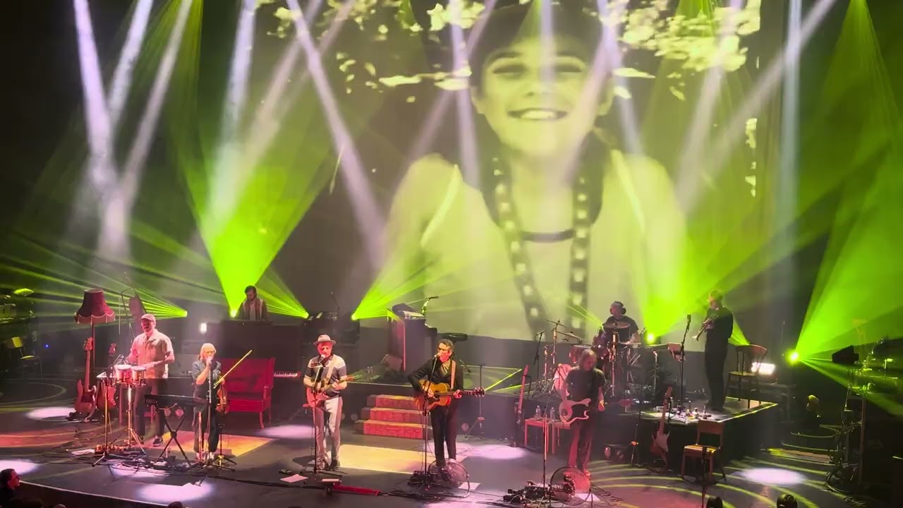 Belle & Sebastian live in le Grand Rex Paris - February 28 2026 - 30th Anniversary Tour - Feeling Si
