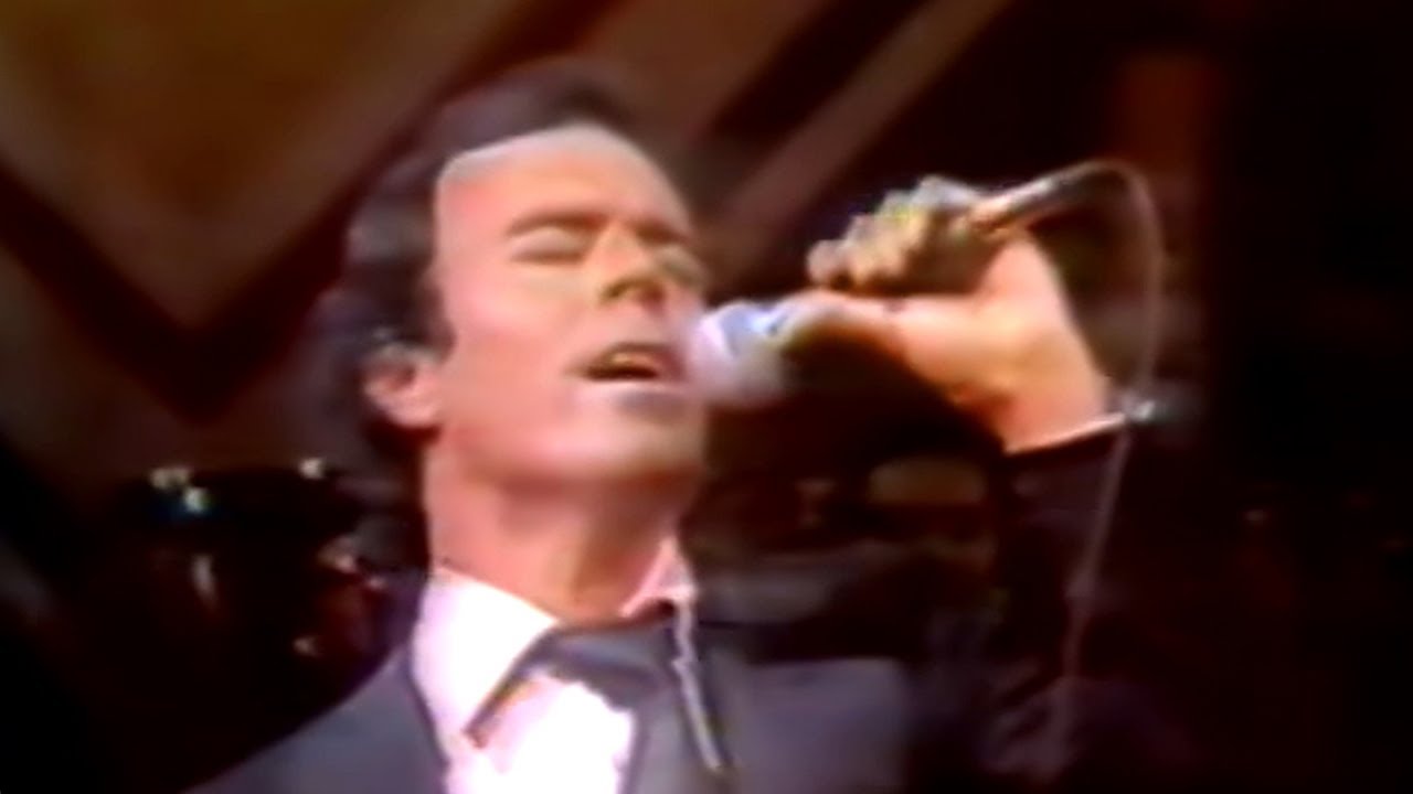 Julio Iglesias - Ma&ntilde;ana De Carnaval [ Live 1976 ]