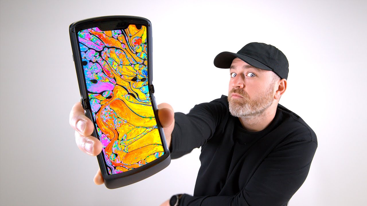 Распаковка Motorola RAZR 5G. Новейший складной телефон