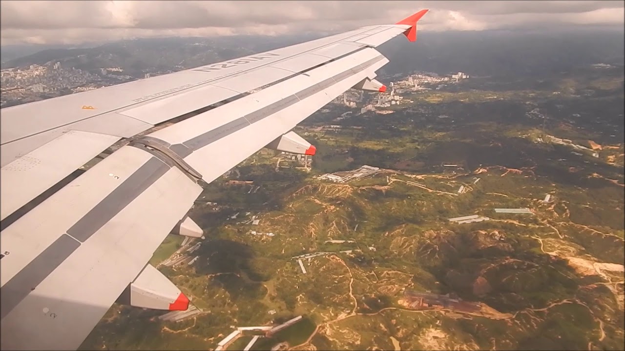 Avianca Airbus A320 aterrizando en Bucaramanga Palonegro