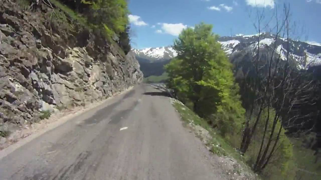Descending Col de la Colombi&egrave;re