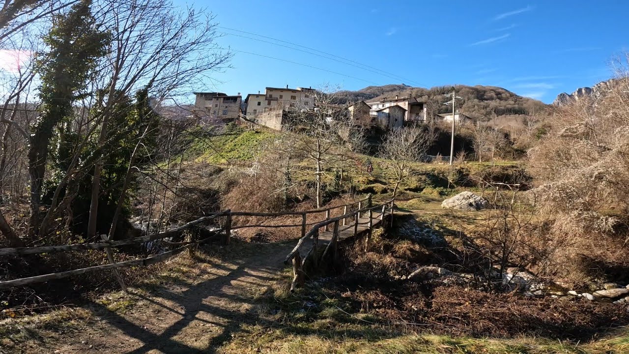 NELLA VIA DELL'ACQUA A CACCIA DI PRESEPI