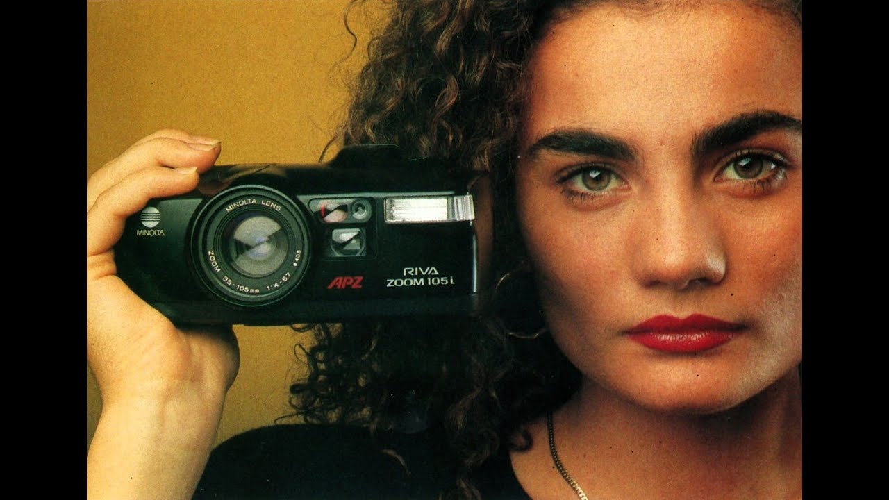 Minolta Riva 105 i la prima fotocamera a utilizzare nel 1990 l'intelligenza artificiale