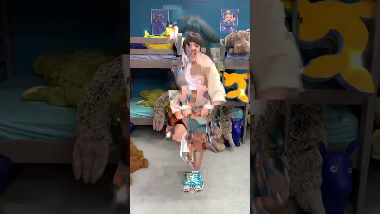 A Gi n&atilde;o consegue mais parar de dan&ccedil;ar &ldquo;Fluorescente&rdquo;! E voc&ecirc;? - LUCCAS TOON DANCE #shorts