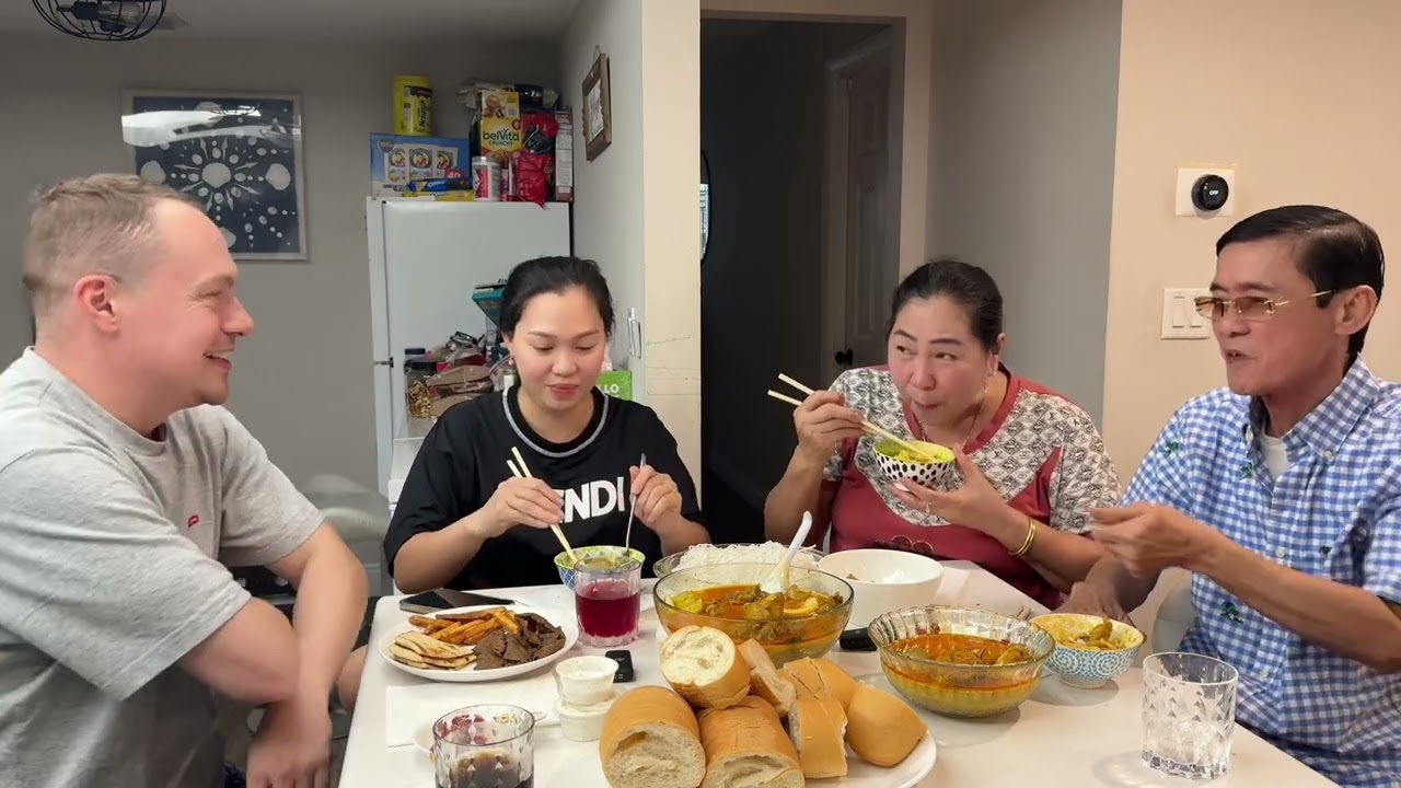 Vlog 2366 ll CÀ RI BÁNH MÌ MẸ NẤU QUÁ XUẤT SẮC- MỪNG SINH NHẬT ANH BẢO