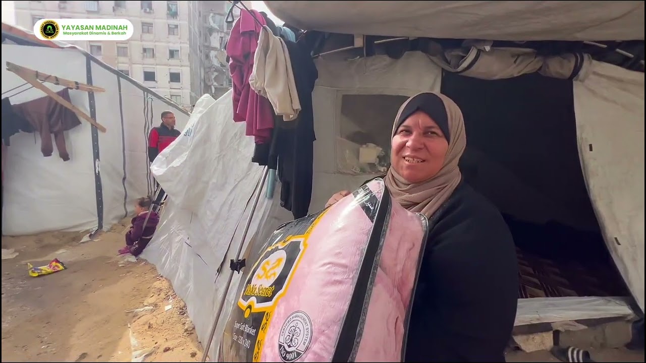 PENYALURAN DONASI UNTUK WARGA GAZA-PALESTINA BERUPA SELIMUT UNTUK PENGHANGAT