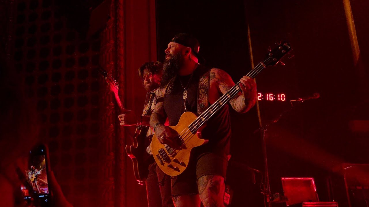Fire in the Sky - Shane Smith & the Saints, live at Pabst Theater MKE Feb 15, 2026