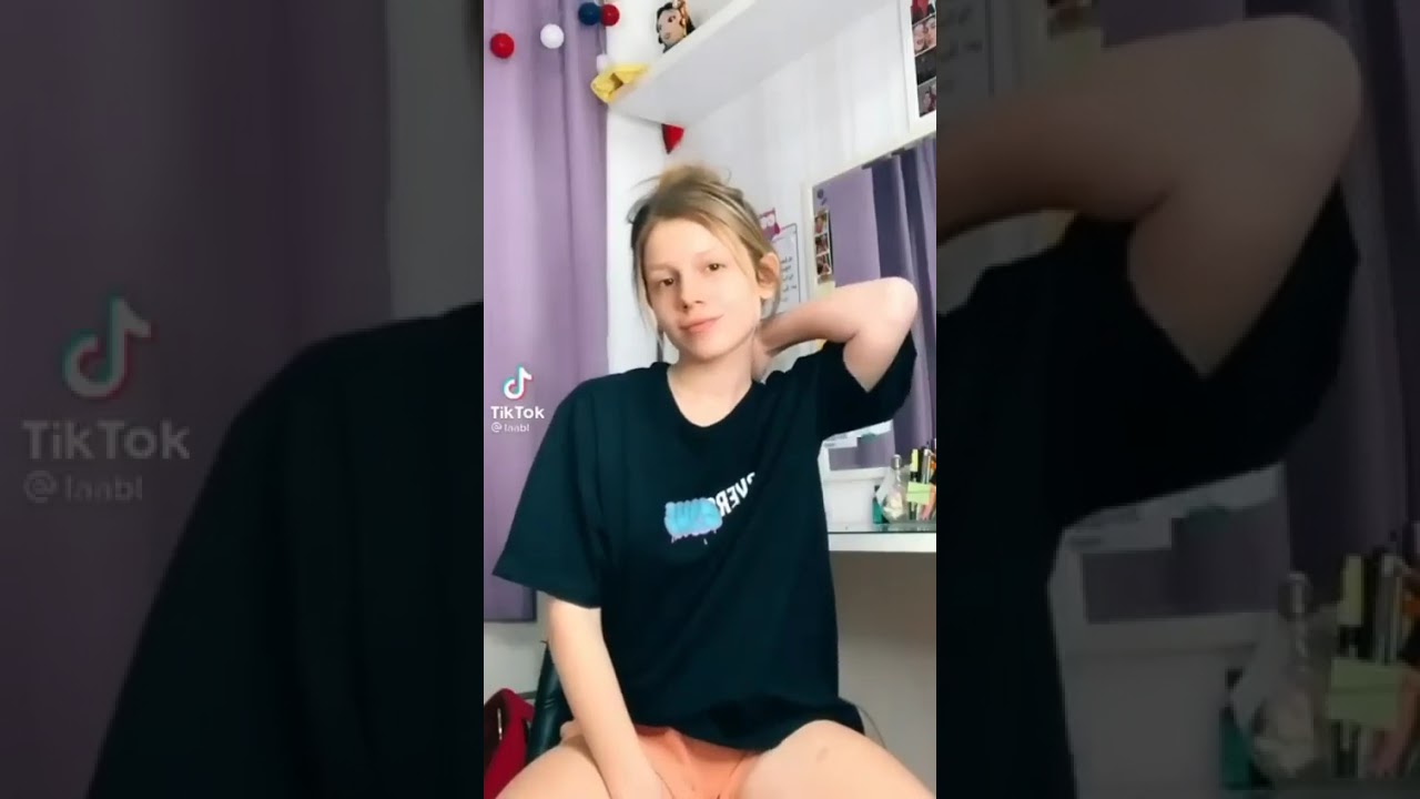 SEXY ASS SHAKING 