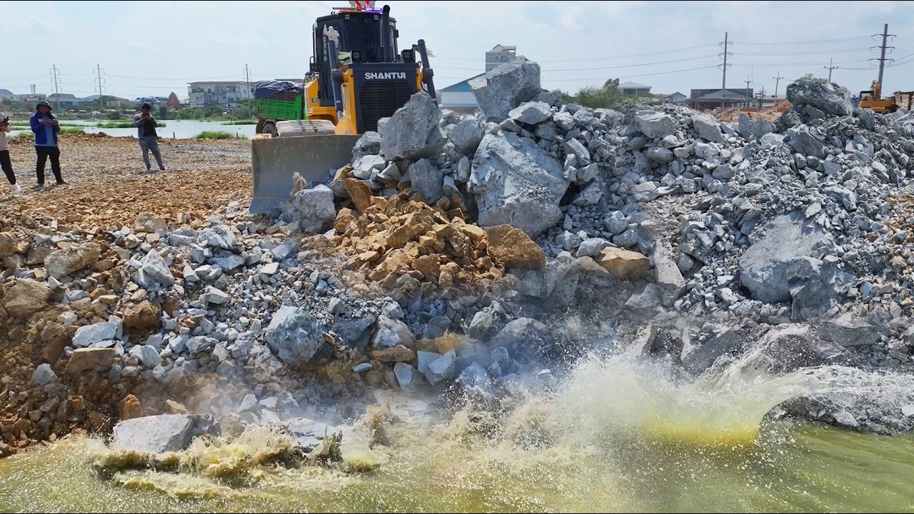 Wonderful Bulldozer SHANTUI Push Rock Into Water,Dump Truck 25Ton Unloading Rock Filling Lake