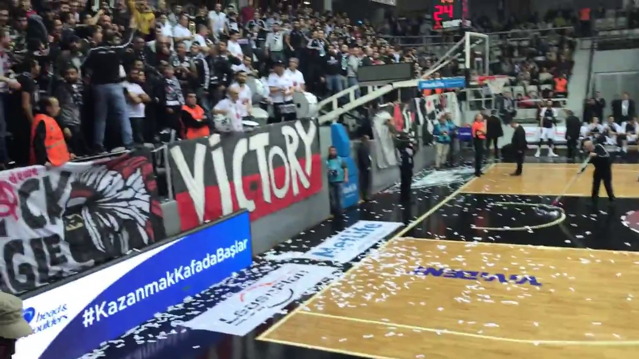 BEŞİKTAŞ Sompo Japan-Fenerbahçe Ülker. Maç başı harika üçlü ve konfetiler.