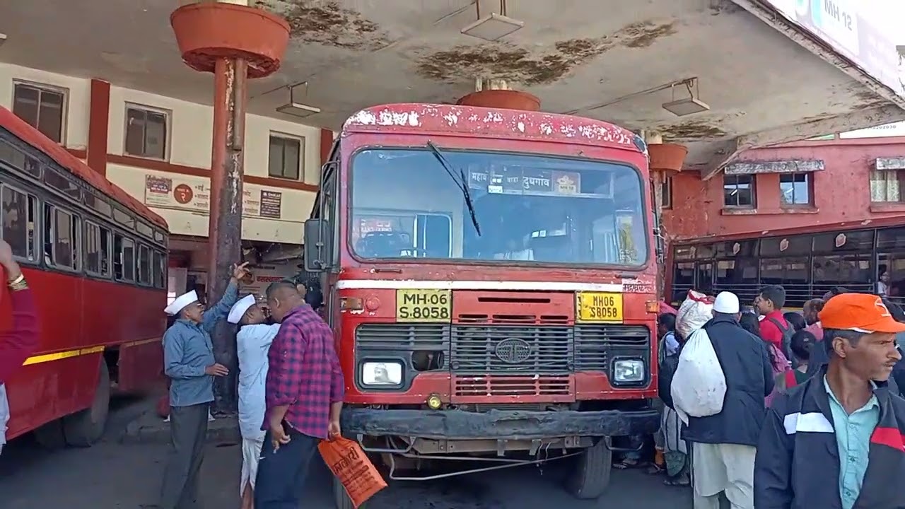 Mahableshwar Bus Stand #msrtc #bus #travel #vehicles #transport #lalpari #mahableshwar #satara #old 