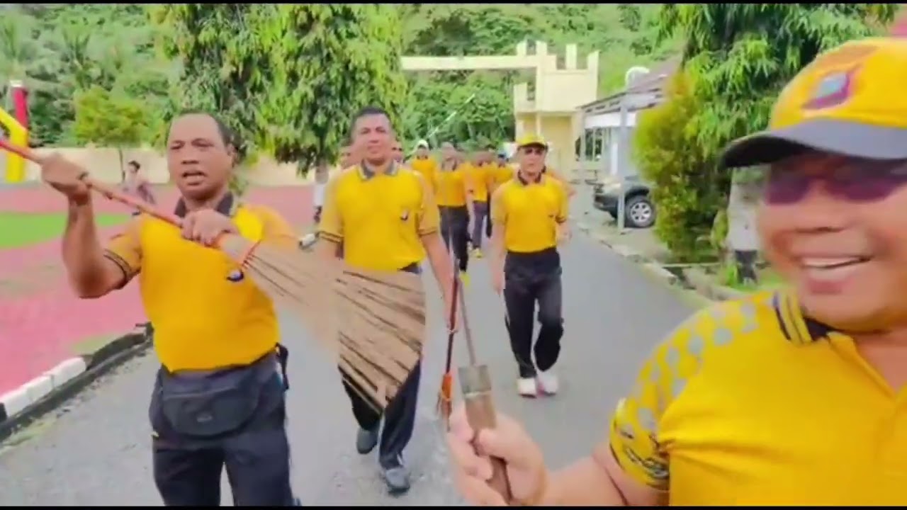 Polres Buton Gelar Sapu Bersih Halaman Mako