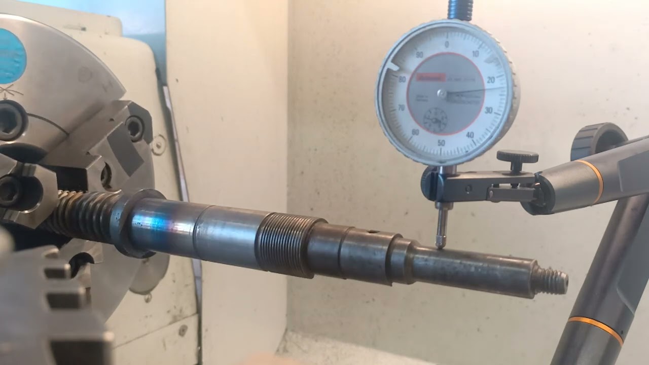 Spindel Flammrichten, Gewindespindel richten auf Drehmaschine