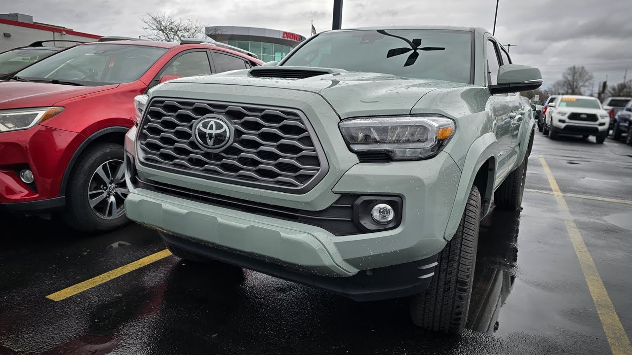 IS THIS THE BEST OVERALL PICKUP TRUCK? | 2023 TOYOTA TACOMA TRD SPORT REVIEW