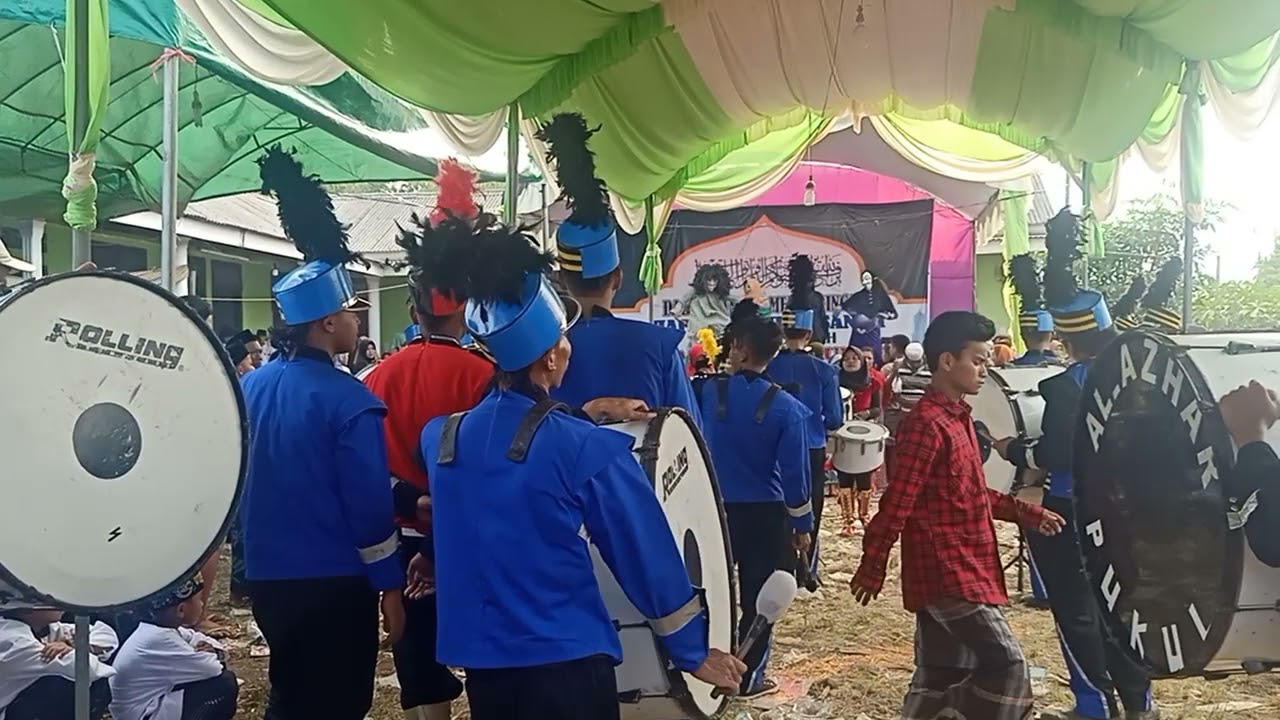 SHOLAWAT BADAR DRUMBAND NEW AL AZHAR PASURUAN