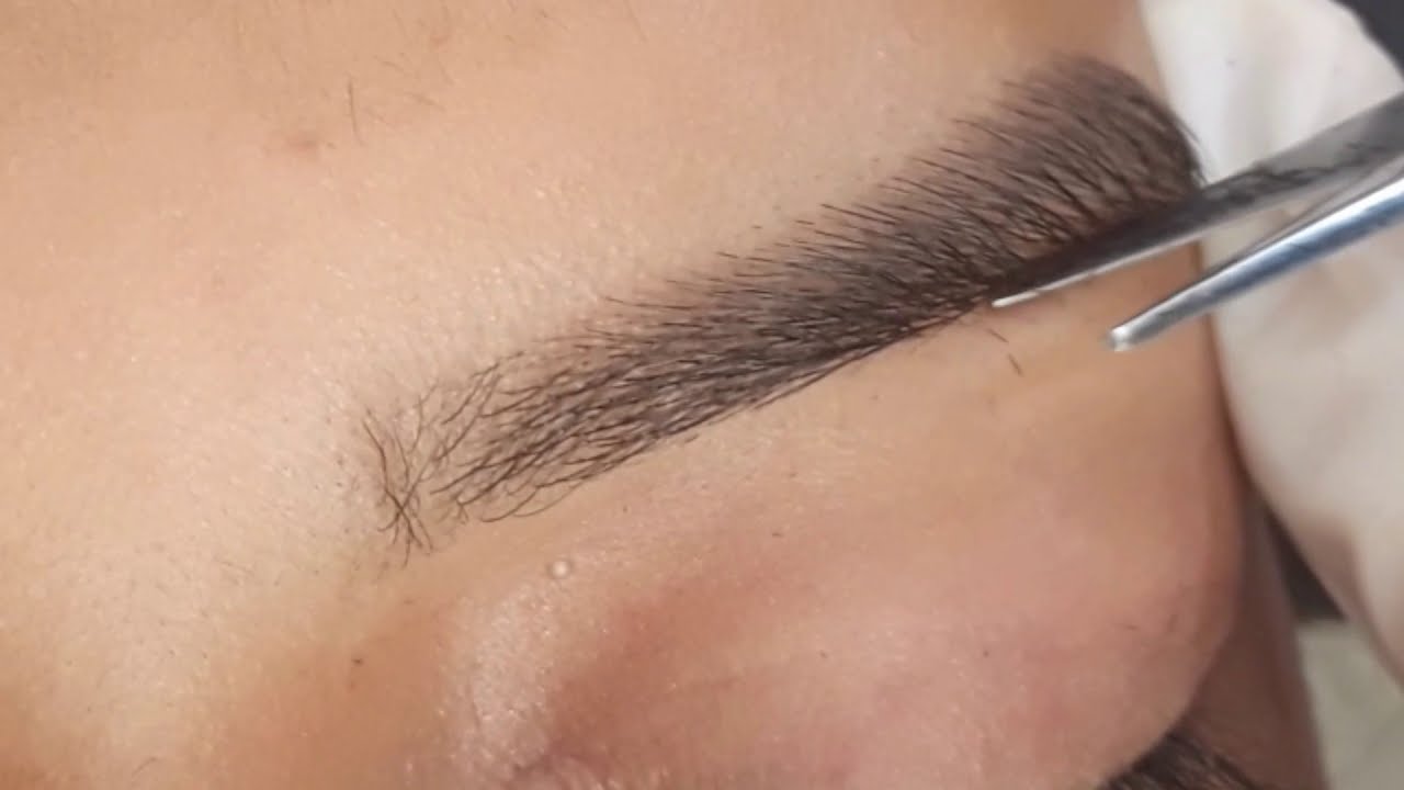 Sobrancelha feminina (navalha)