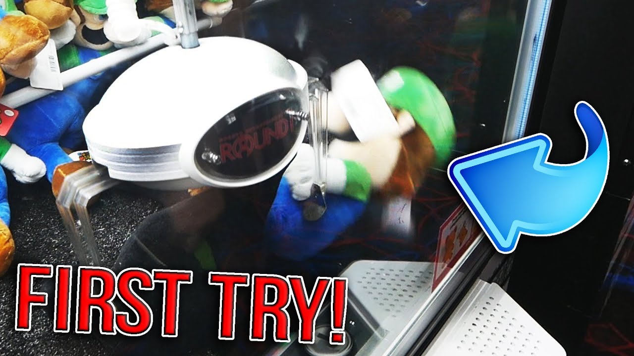 WON IT FIRST TRY!! ROUND 1 CLAW MACHINE WINS!