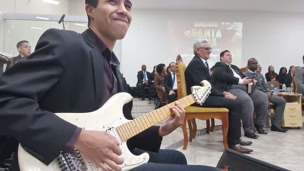 Tocando Guitarra na Igreja 🔥