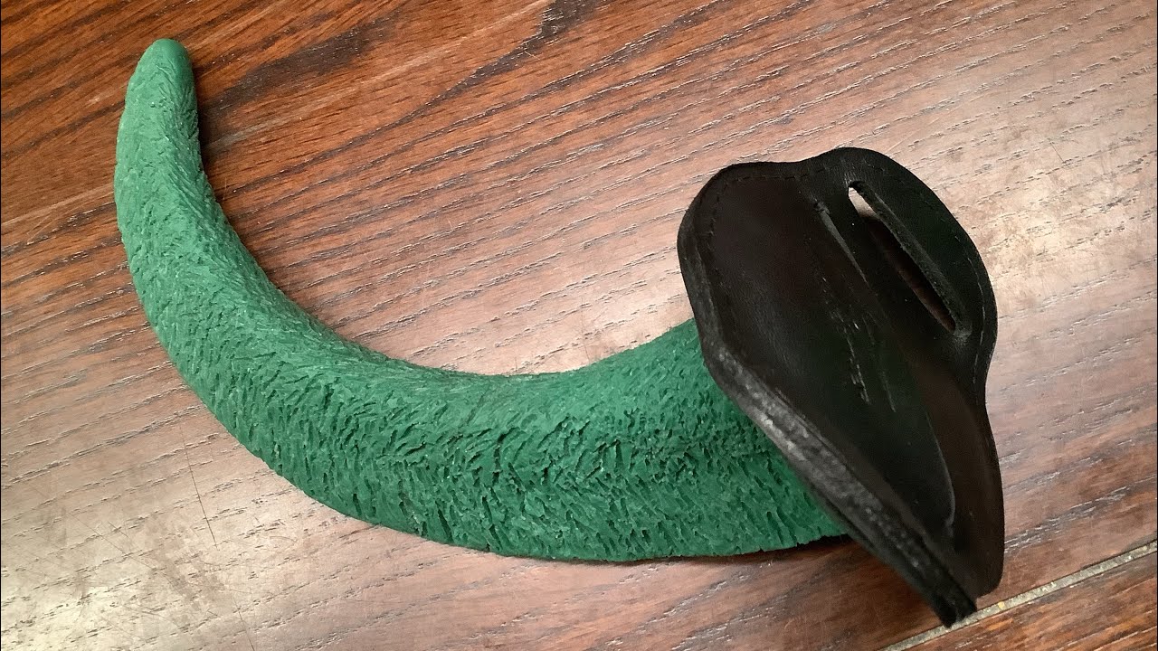 How to put the &ldquo;woofy&rdquo; style puppy play show tail into the holster style harness plate