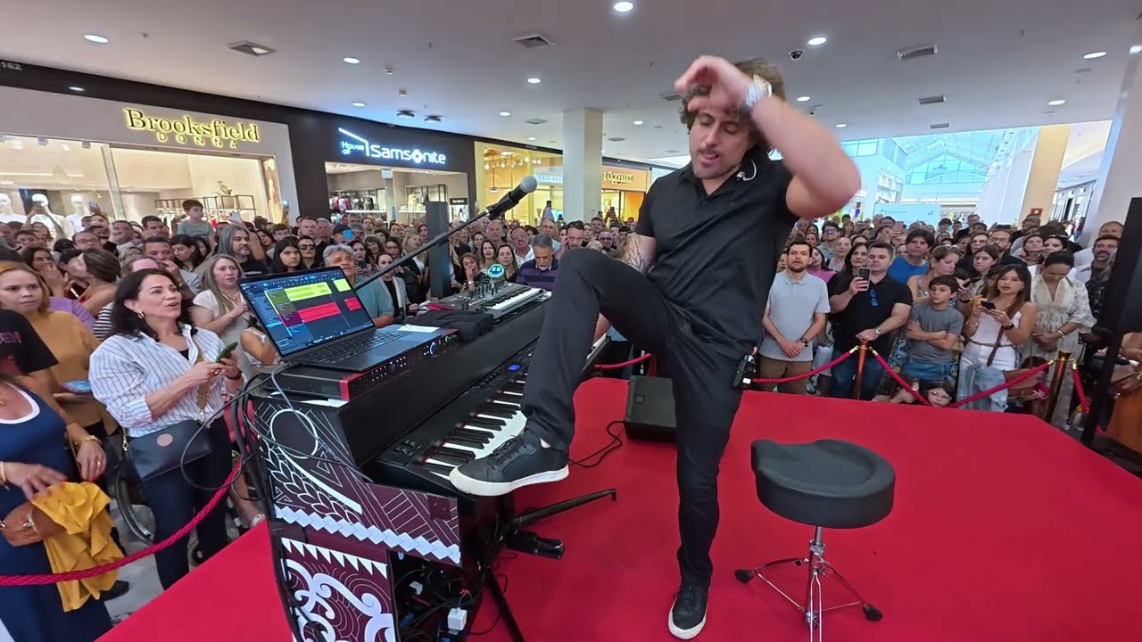 Take On Me a-ha (Shopping Iguatemi Brasília)