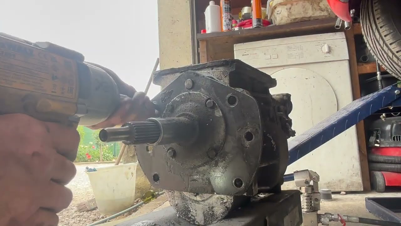 Autotest Striker gearbox removal