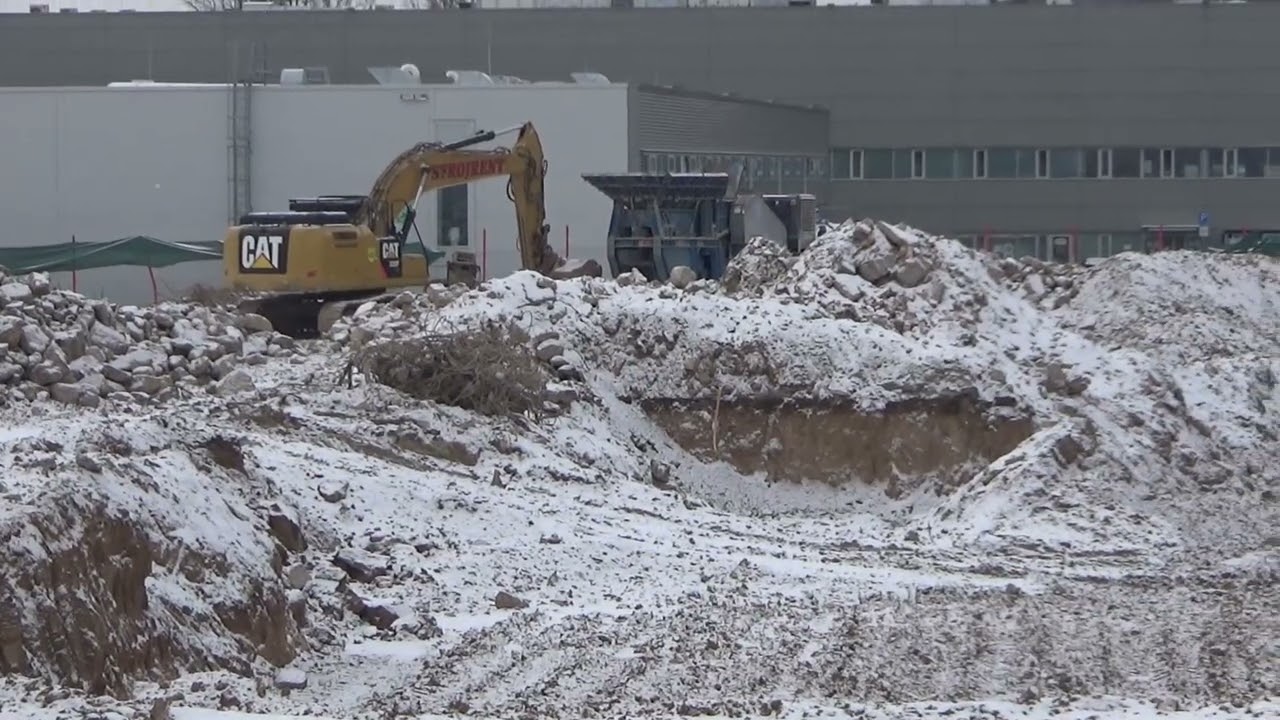 Demolice jedné  z posledních  hal v areálu brněnského Zetoru