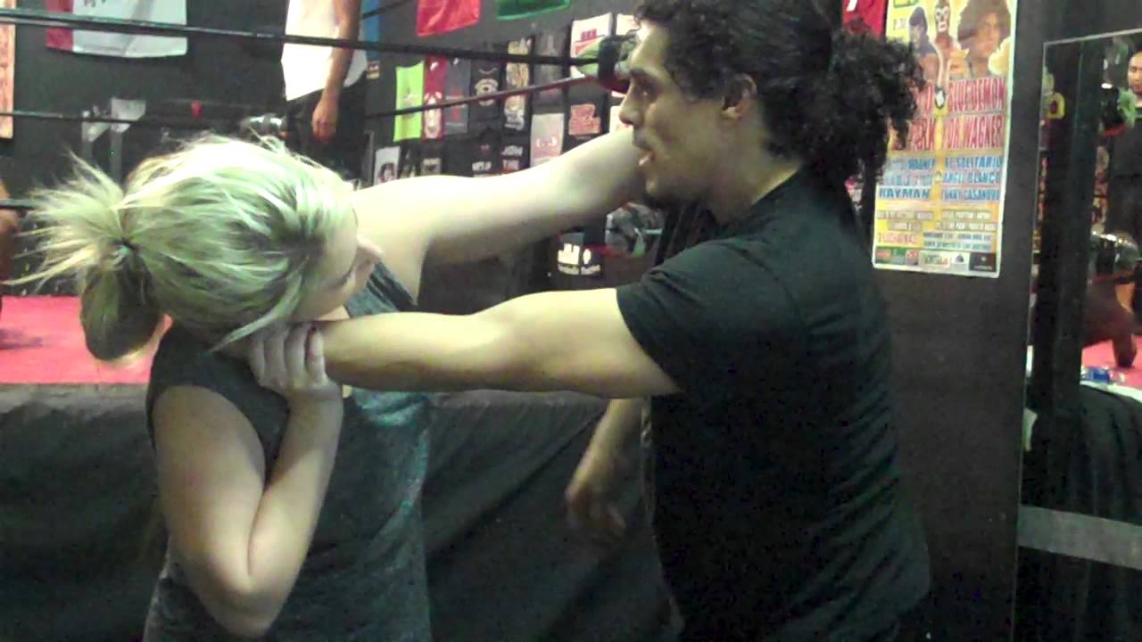 Ladies in training at Wrestling School  (7).MP4