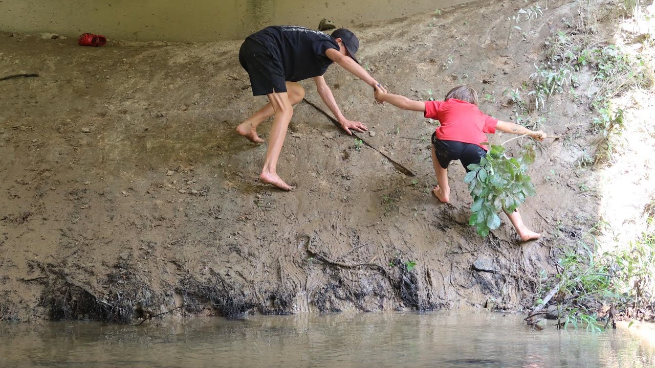 EXTREME MUD SLIDE & HILL RACING