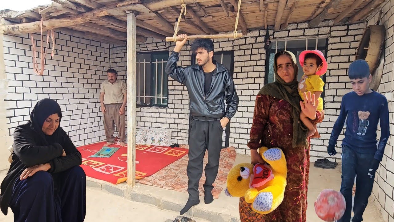 Javad's Indefatigability: Searching for Azar in the Heart of War and Mahin's Heartbreak