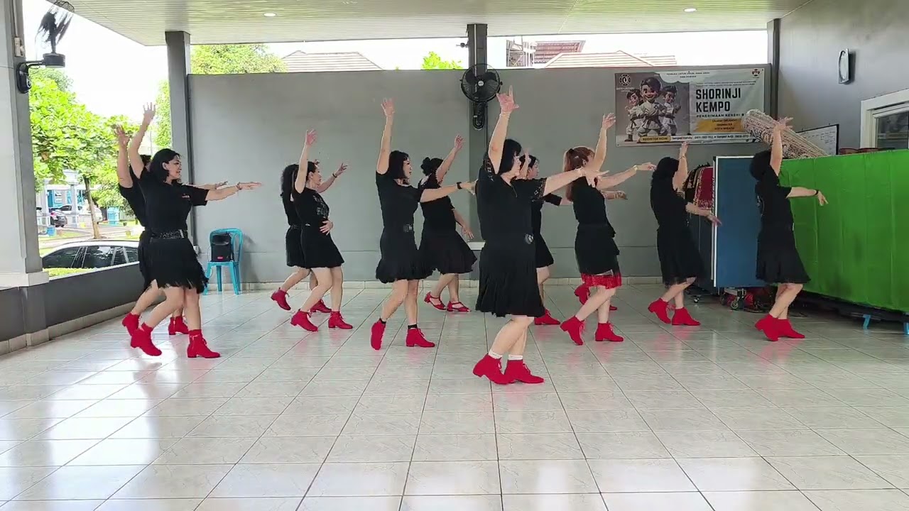 Corazon Espinado Line Dance Choreographed By Megan Boxwell