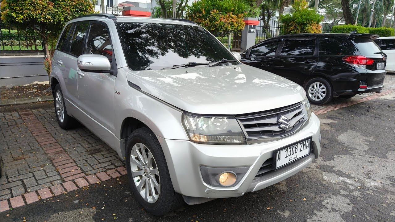 Review Suzuki Grand Vitara 2.4 facelift A/T 2012