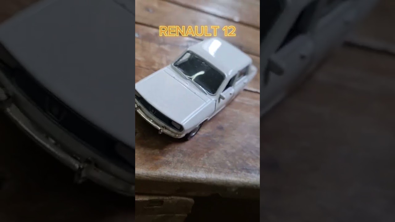 RENAULT 12