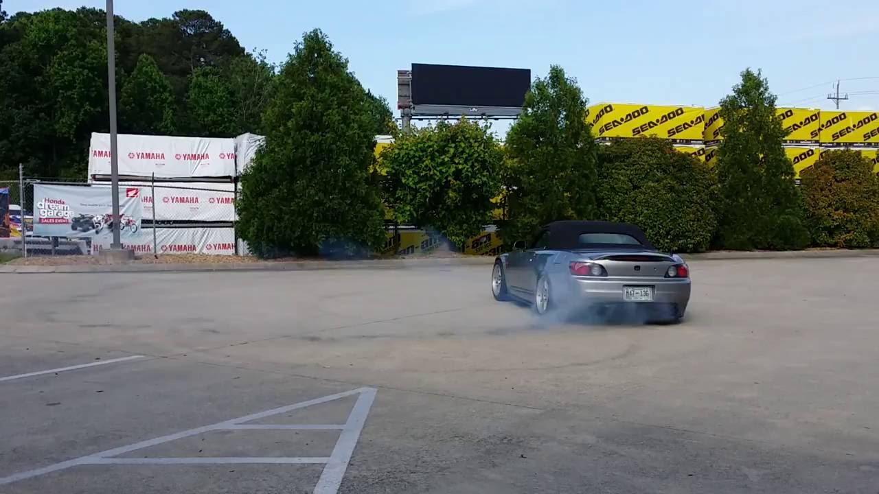Honda S2000 Burnout / Donut Video - Invidia Q300 Exhaust Sound Clip