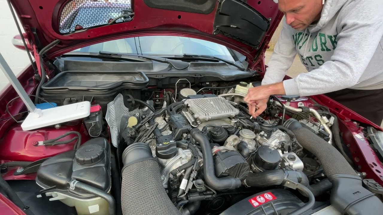 Removing and replacing Spark plugs on M272 2005 Mercedes SLK 350 #slk350 #slk #mercedes #repair #diy