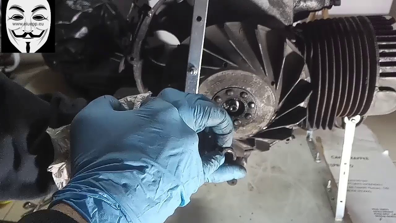 Smontaggio e rimozione volano ventola motore Vespa Cosa